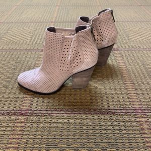 Adam Tucker - Bootie - Excellent Condition